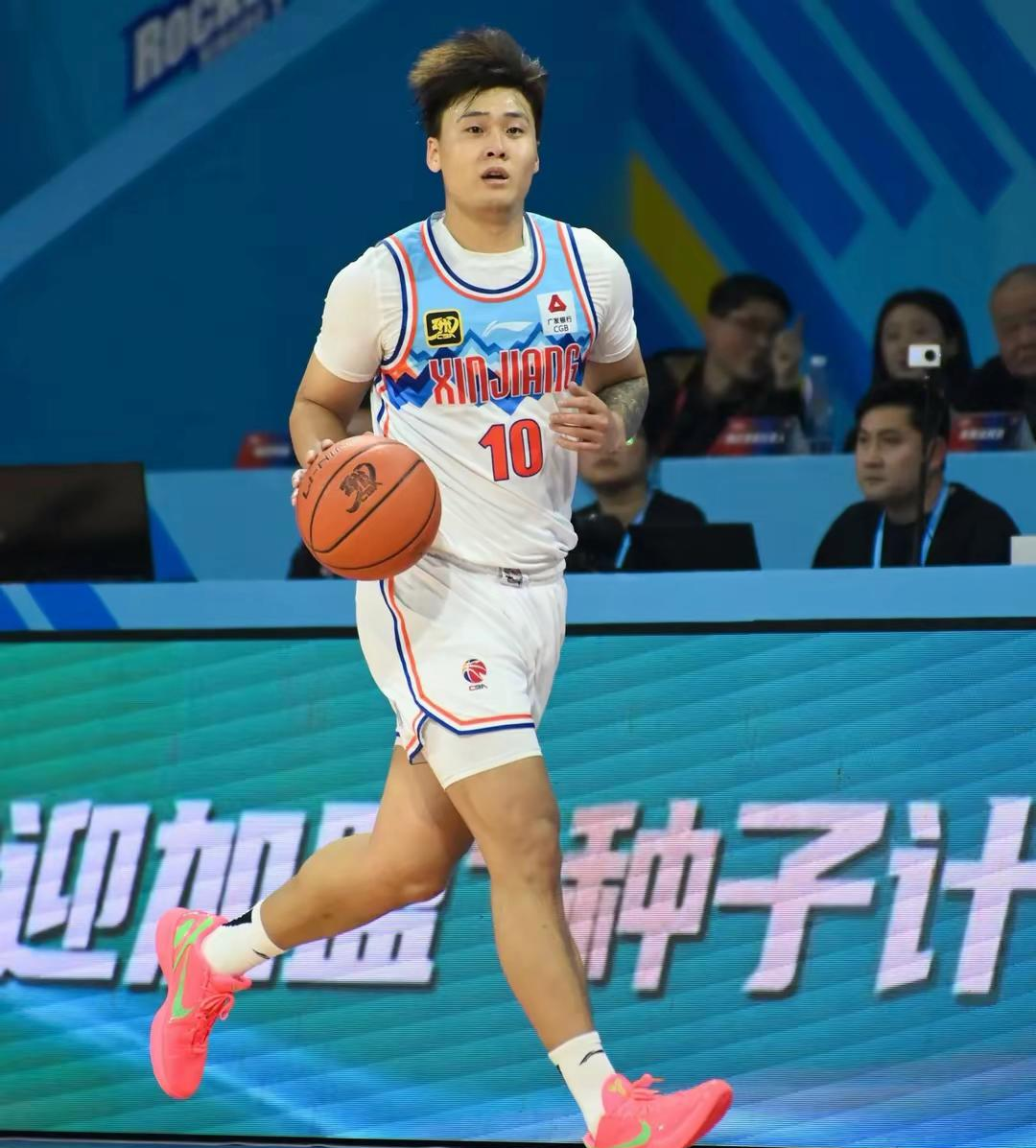 包含转会期全明星赛焦点战，浙江队扳平良机，管理层满意，临场指挥获称赞的词条