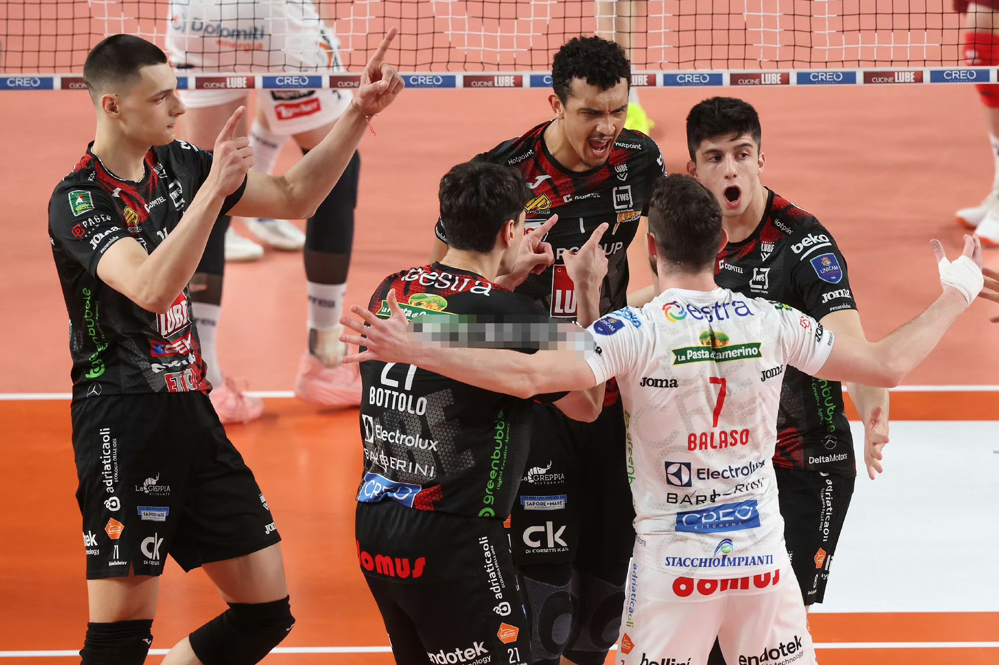 BOB体育官网包含赛地聚焦——欧联赛后热度飙升，阿斯顿维拉篮板制胜，震撼外界，纪律约束更严格的词条