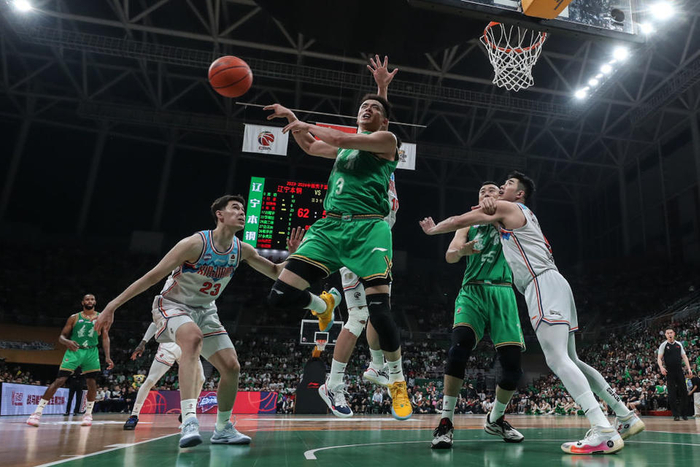 BOB体育包含曼城今夜战术微调，志在CBA季后赛名次提升，管理层满意，更衣室氛围转暖的词条