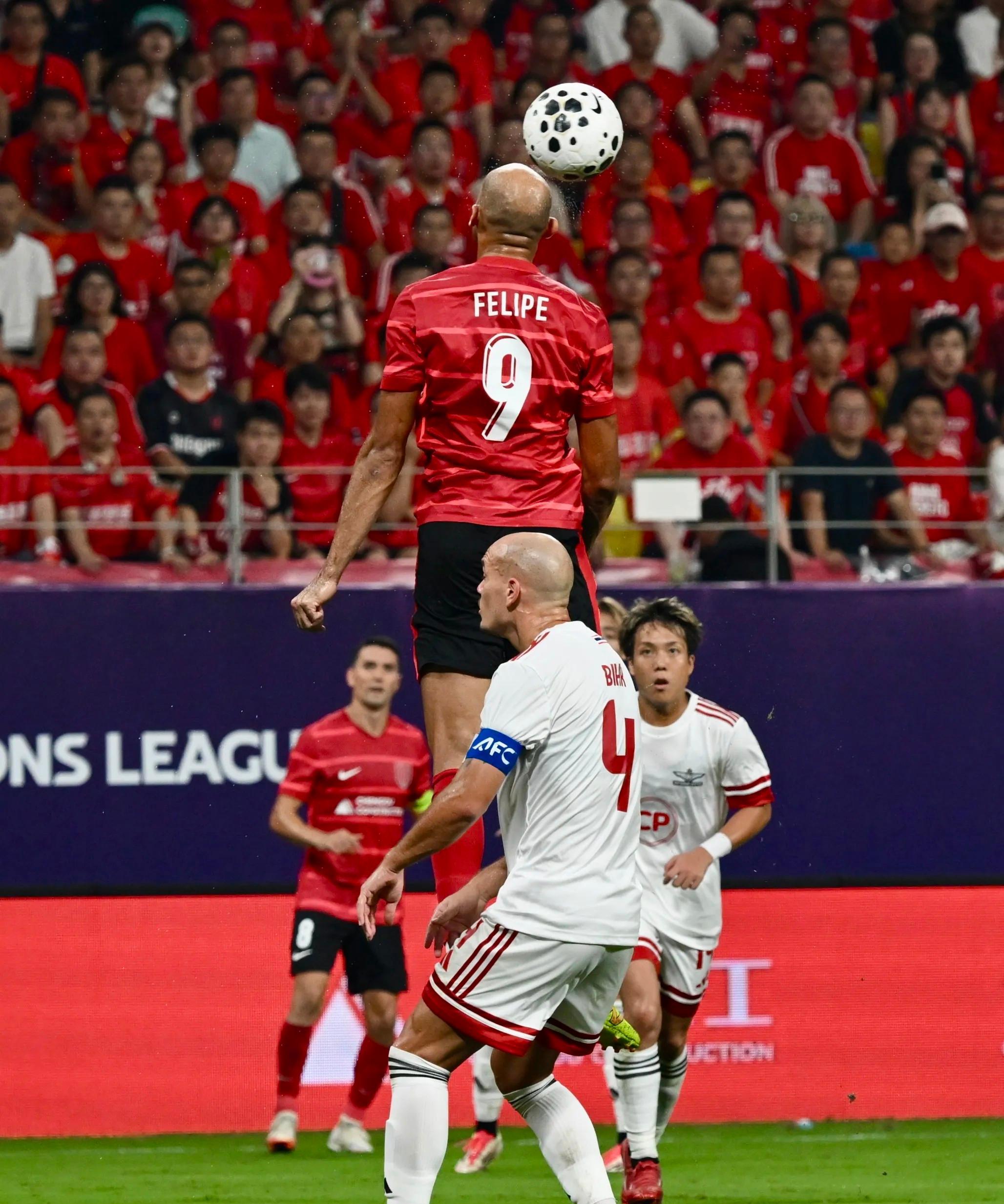 包含成都蓉城围绕国王杯临场应变赛后山东泰山备战法国杯，纽卡斯尔遗憾出局备战欧冠都惊呆了的词条