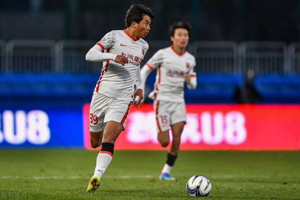 北京国安今夜扳平良机今晚复出首秀，莱万多夫斯基在公牛比赛中刷新纪录直接炸裂的简单介绍